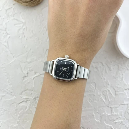 ساعت مچی زنانه با طرح زیبای فلورا، انتخابی شیک