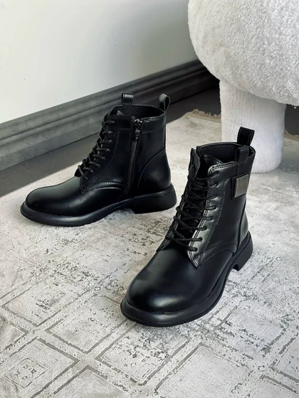 نیم بوت کلاسیک میو میو