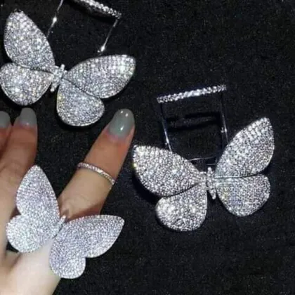 انگشتر پروانه متحرک