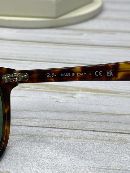 عینک آفتابی Ray-Ban RB 2398 ترکیب فریم کائوچو استات و عدسی کریستال با استاندارد UV400