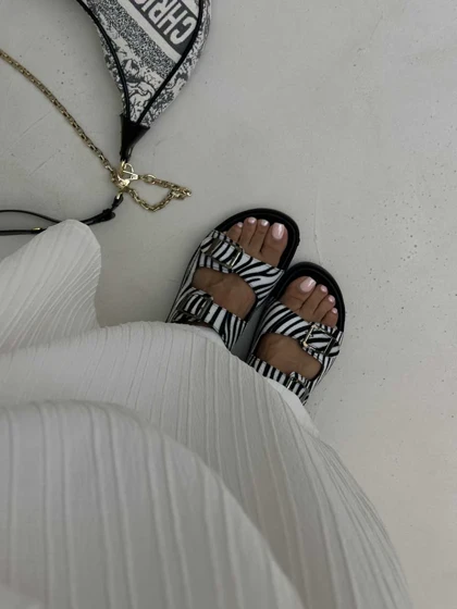 صندل سگک دار ZEBRA