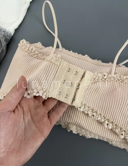 نیم‌تنه دکلته کبریتی زنانه