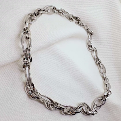 گردنبند زنجیری برند شین مدل «بیضی تراش‌دار» | با آبکاری رادیوم و درخشش نقره‌ای