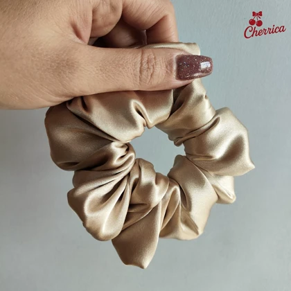 کش اسکرانچی ساتن سایز بزرگ طلایی کد 6