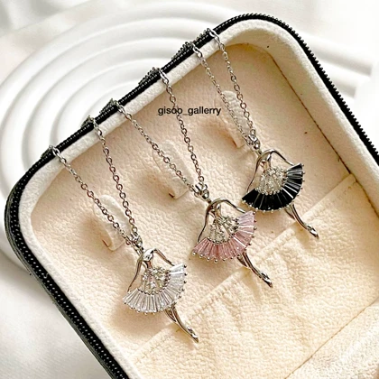 گردنبند بالرین نگین‌دار