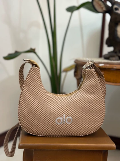 کیف کنفی طرح قایق alo