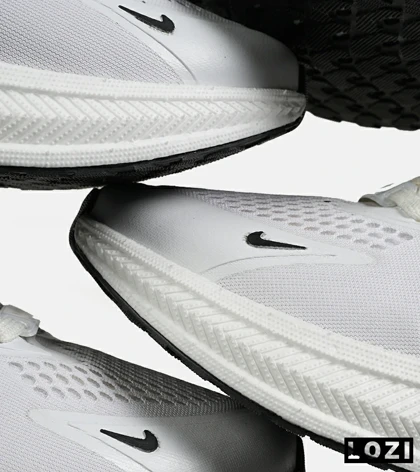 کفش کتانی مردانه سفید مشکی NIKE zoom x