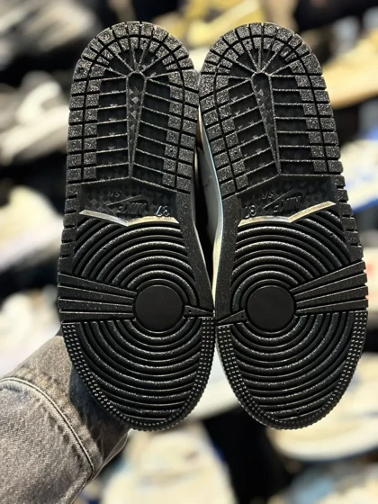 کتانی زنانه ترویس ساق‌دار قهوه ای سفید