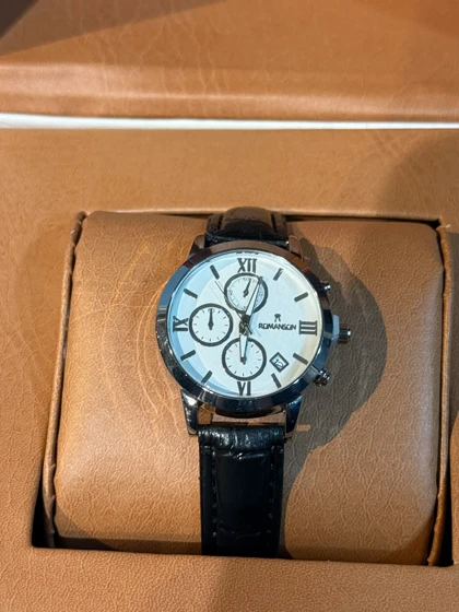 ساعت طرح رمانسون زنانه مشکی صفحه سفید