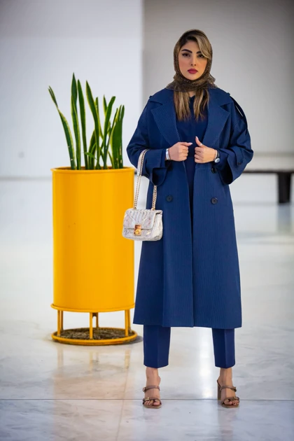 مانتو دیپلمات نیلا