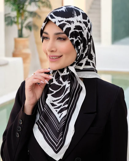 روسری کاریان ابرریشم کجراه (سایز 90) 30104