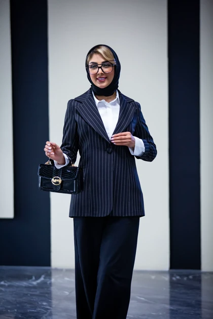 مانتو دیپلمات تک دکمه رها