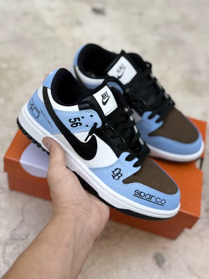 کتانی نایک اس بی کاستوم آبی