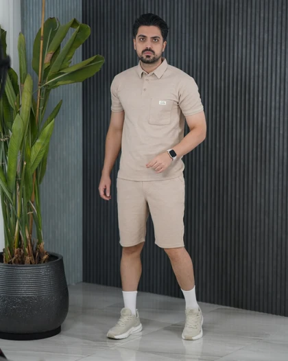تی‌شرت و شلوارک یقه‌دار
