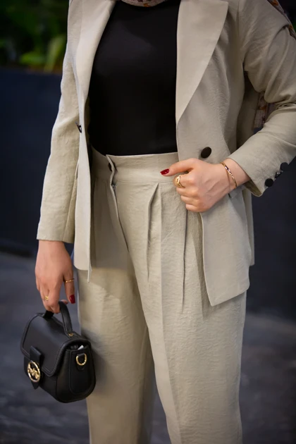 مانتو شلوار یقه انگلیسی دو دکمه