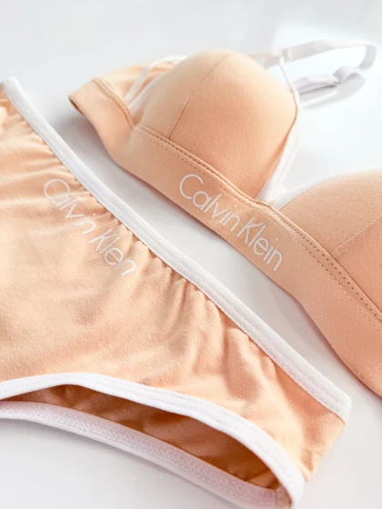 ست شورت و سوتین پوش آپ دار نخ پنبه هارنس دار نوشته کلوین کلاین Calvin klein فیتن Fitan