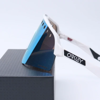 عینک برند OAKLEY کد 181400