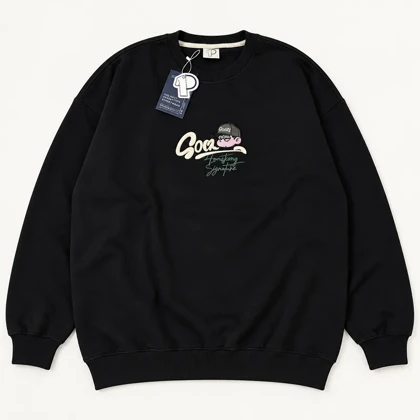 دورس یونیسکس یقه گرد طرح گرافیکی عروسکی SOM مشکی پرسیسکا