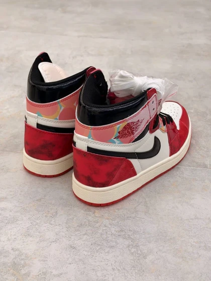 کتانی ویتنامی نایک ایر جردن وان ساق‌دار اسپایدر منNike Air Jordan 1 High Spiderman Next Chapter
