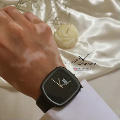 لیوایز چرمی