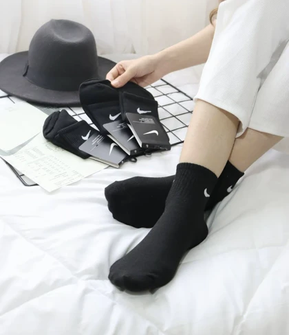 جوراب نیم ساق ساق‌دار نایکی