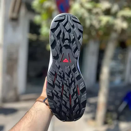 کفش روزمره سالامون مدل OUT pulse GTX ضدآب مشکی زیر سفید