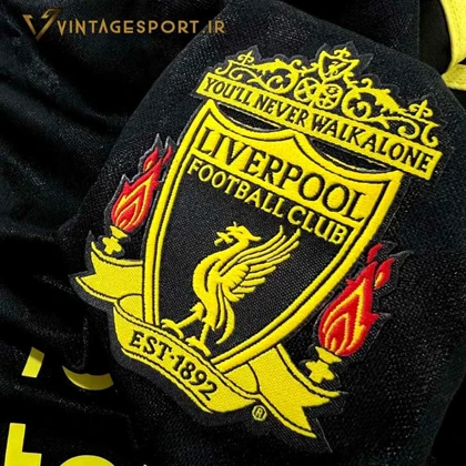 لباس سوم لیورپول 2010-11