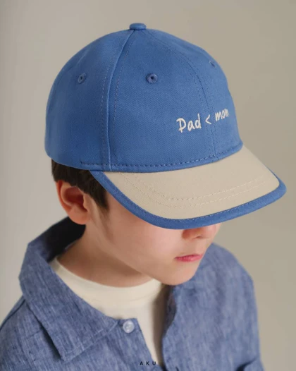 کلاه AKU دخترانه و پسرانه لبه دار Dad،mom کد s00846