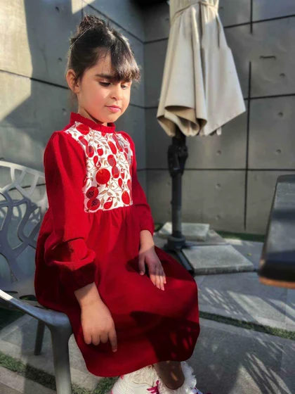 پیراهن دخترانه یلدا طرح ترنج