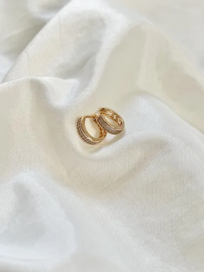 گوشواره حلقه‌ای نگین‌دار