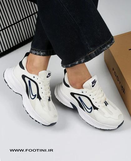 کتانی زنانه نایک LNA V5