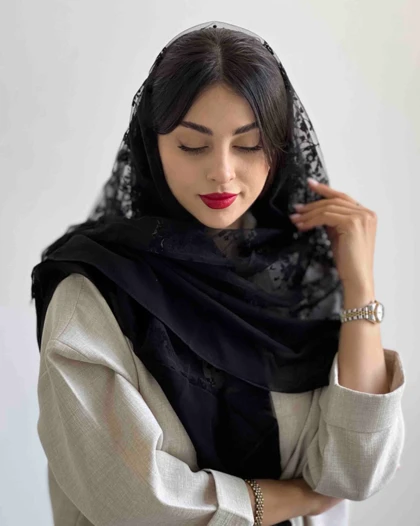 روسری رز رنگ مشکی