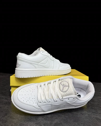 کتانی جردن وان سفید