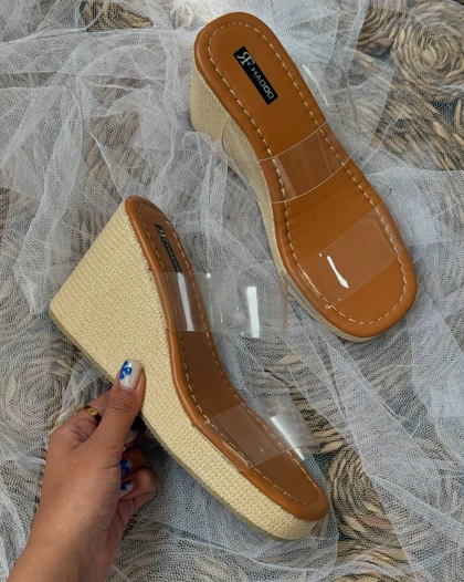 کفش پاشنه‌بلند