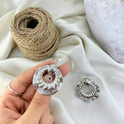 گوشواره زنانه حلقه‌ای مدل درسا