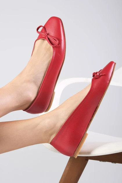 کالج زنانه میوگوستو mio-gusto