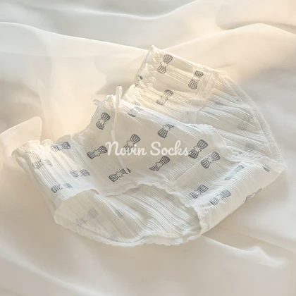 شورت طرح شکوفه و توت فرنگی (سایز 36 الی 40)