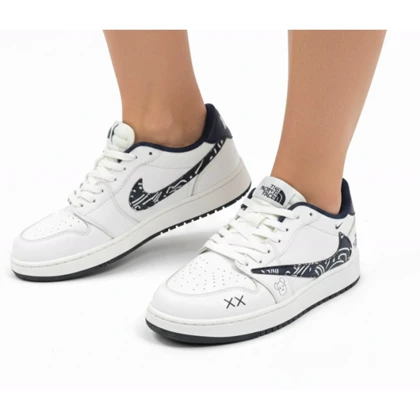 کتانی زنانه ترویس نورث فیس سفید سرمه ای