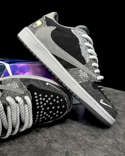 کتانی جردن تراویس وودو