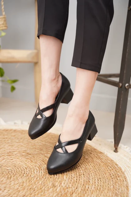 کفش طبی زنانه سوچلا