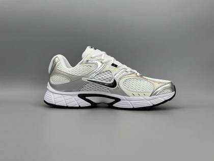 کتانی نایکی وی5کی رانر سفید سیلور مشکی/Nike V5K