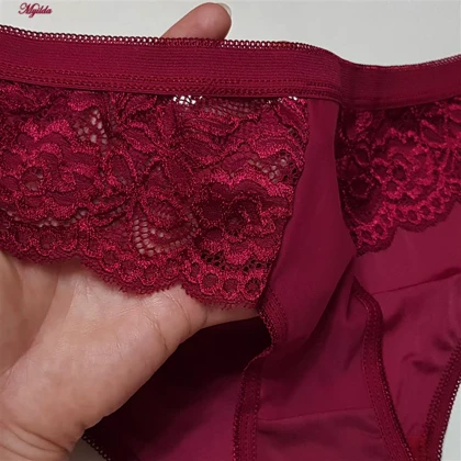 ست شورت و سوتین استرج زنانه پانیذ مدل فنردار زرشکی کد 9008