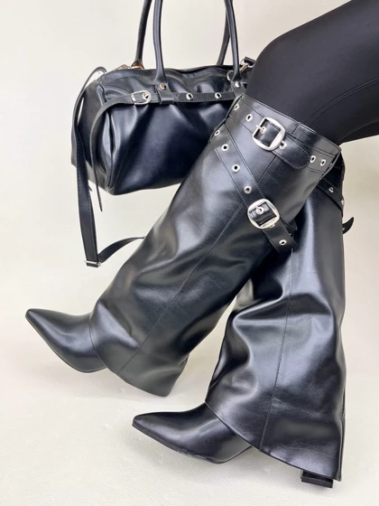 بوت زنانه ژیوانشی پاشنه‌دار GIVENCHY کد 1722 دختر طهرونی