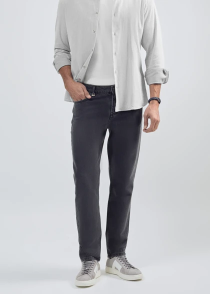 شلوار جین Tapered-Fit