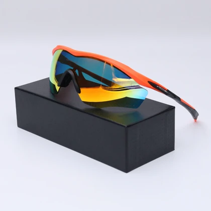 عینک از برند OAKLEY کد 181457