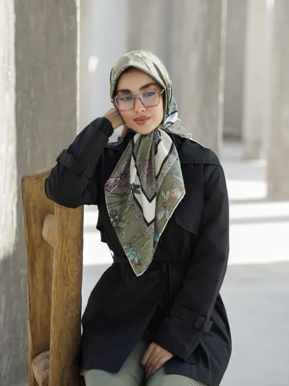 ابریشم دیور گل‌دار