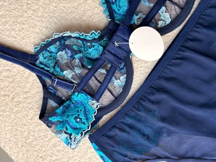 ست شورت وسوتین گیپور حریر سرمه ای کد 889