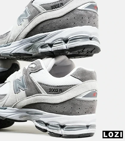 کفش کتانی طوسی خاکستری NEW BALANCE 2002R
