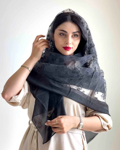 روسری رز رنگ خاکی