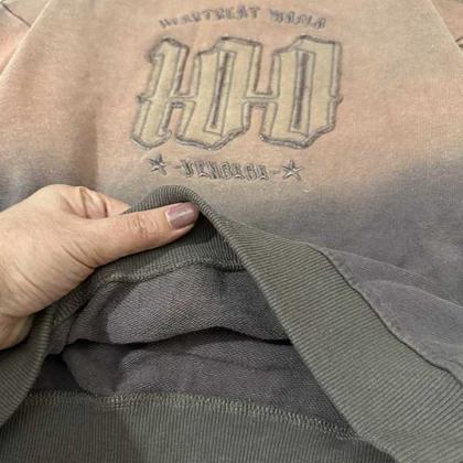 بلوز پسرانه دو رنگ قهوه ای با طرح 100